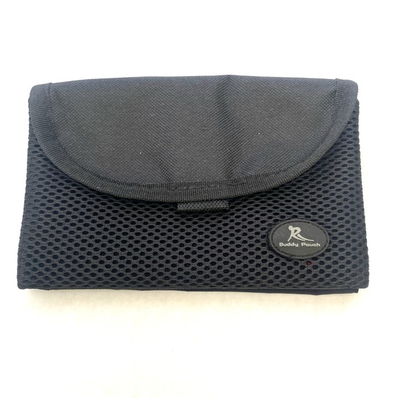 Running Buddy Black Unisex Running Magnetic Fold-Over Fanny/Hip Pack - Picture 3 of 5